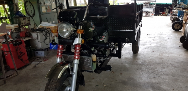 3 ล้อการเกษตรและก่อสร้าง 200 cc. ราคา 74000 บาท กะบะกว้าง 1.30 x 2.00 ซ.ม. ยกดั้มด้วยไฮดรอลิค