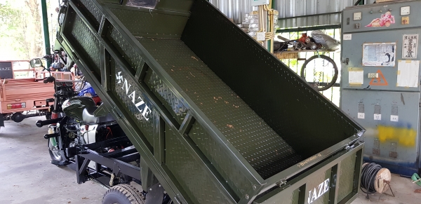 3 ล้อการเกษตรและก่อสร้าง 200 cc. ราคา 74000 บาท กะบะกว้าง 1.30 x 2.00 ซ.ม. ยกดั้มด้วยไฮดรอลิค