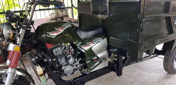 3 ล้อการเกษตรและก่อสร้าง 200 cc. ราคา 74000 บาท กะบะกว้าง 1.30 x 2.00 ซ.ม. ยกดั้มด้วยไฮดรอลิค