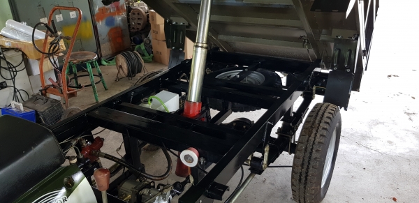 3 ล้อการเกษตรและก่อสร้าง 200 cc. ราคา 74000 บาท กะบะกว้าง 1.30 x 2.00 ซ.ม. ยกดั้มด้วยไฮดรอลิค