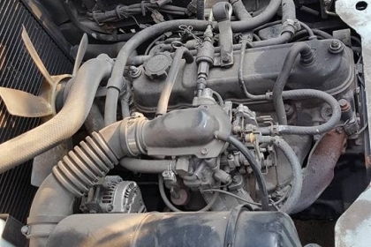 FROM JAPANสินค้าเก่านอก รถยกTOYOTA -40-5FG25  :ยกได้ 2.5 ตัน /รุ่น :5 /เครื่องยนต์ TOYOTA - 4Y - 4สูบ* /เกียร์ธรรมดา/เสาสูง4เมตร /ยางหน้าคู่ /ราคาเพียง 180,000 บาท สนใจติดต่อ0819337688