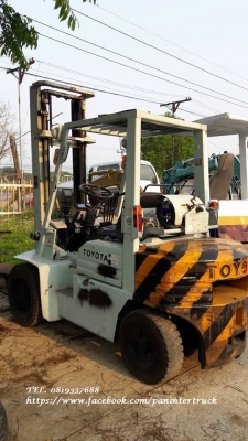 FROM JAPANสินค้าเก่านอก รถยกTOYOTA -40-5FG25  :ยกได้ 2.5 ตัน /รุ่น :5 /เครื่องยนต์ TOYOTA - 4Y - 4สูบ* /เกียร์ธรรมดา/เสาสูง4เมตร /ยางหน้าคู่ /ราคาเพียง 180,000 บาท สนใจติดต่อ0819337688