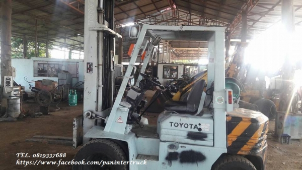 FROM JAPANสินค้าเก่านอก รถยกTOYOTA -40-5FG25  :ยกได้ 2.5 ตัน /รุ่น :5 /เครื่องยนต์ TOYOTA - 4Y - 4สูบ* /เกียร์ธรรมดา/เสาสูง4เมตร /ยางหน้าคู่ /ราคาเพียง 180,000 บาท สนใจติดต่อ0819337688