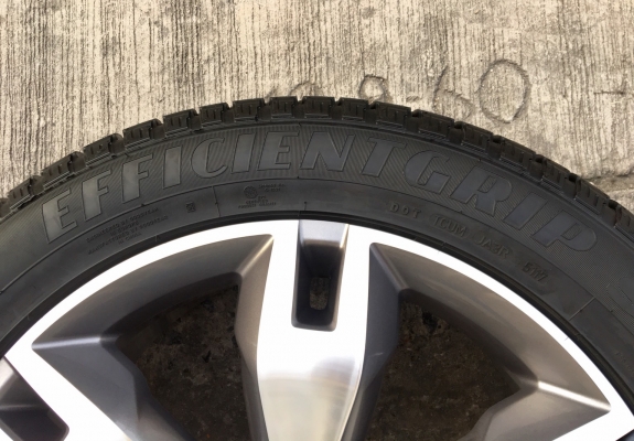 ล้อแม็กพร้อมยางใหม่ป้ายแดง  Ford Everest ขอบ20 ยกจากโชว์รูม