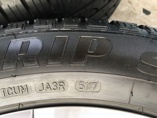 ล้อแม็กพร้อมยางใหม่ป้ายแดง  Ford Everest ขอบ20 ยกจากโชว์รูม