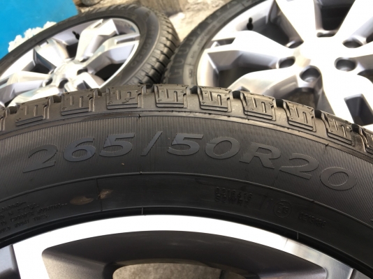 ล้อแม็กพร้อมยางใหม่ป้ายแดง  Ford Everest ขอบ20 ยกจากโชว์รูม