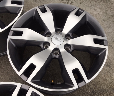 ล้อแม็กป้ายแดง Ford Evereat ขอบ20