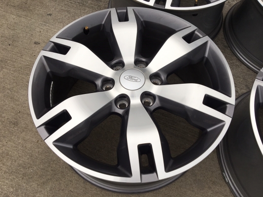 ล้อแม็กป้ายแดง Ford Evereat ขอบ20