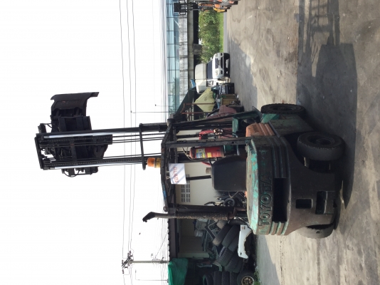 อาร์ ซี เอช โฟรคลิฟท์ ขาย โตโยต้า รุ่น 5 ดีเซล เสา 4 เมตร