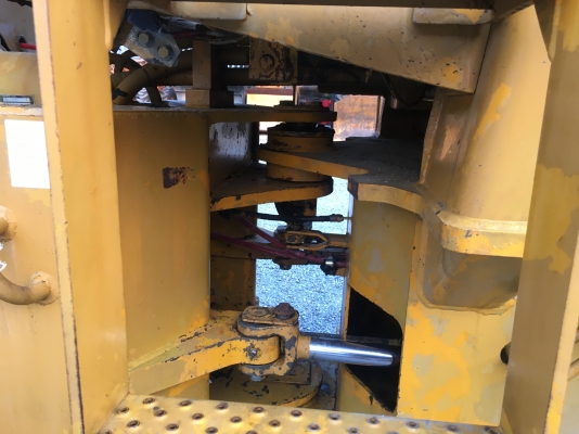 ขายรถตัก Komatsu 510 ; รถเก่าญี่ปุ่น 100\%;  สภาพสวยพร้อมใช้งานได้ทันที สนใจติดต่อ 081-9485494