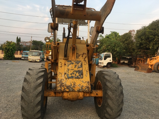 ขายรถตัก Komatsu 510 ; รถเก่าญี่ปุ่น 100\%;  สภาพสวยพร้อมใช้งานได้ทันที สนใจติดต่อ 081-9485494