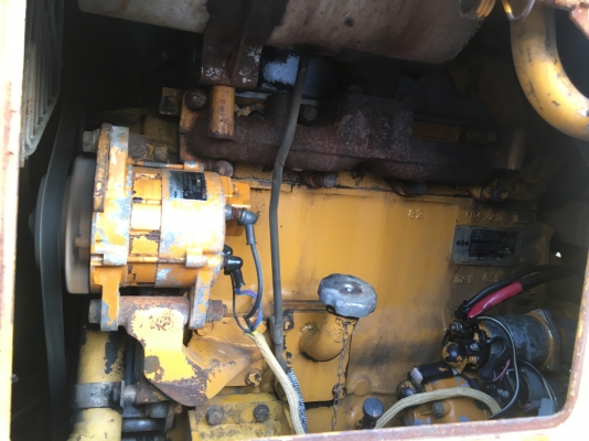 ขายรถตัก Komatsu 510 ; รถเก่าญี่ปุ่น 100\%;  สภาพสวยพร้อมใช้งานได้ทันที สนใจติดต่อ 081-9485494