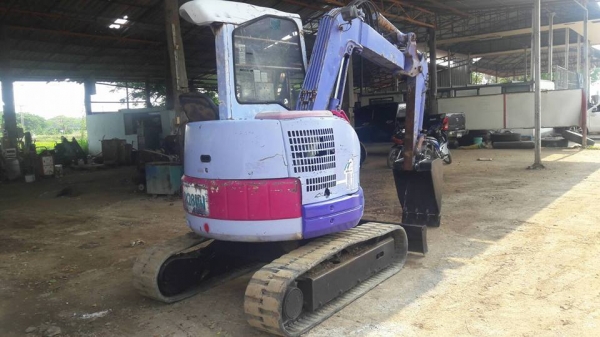 FROM JAPANรถขุดKOMATSU PC28UU-2E /เครื่องยนต์3D82AE /3สูบ(เครื่องดำ) /คอนโทรลน้ำมัน /ปั๊มเฟือง3ตอน/ม