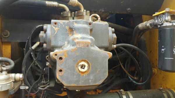 รถขุดไฮดรอลิค รุ่นยอดนิยม Komatsu PC200-7 S/N:79916 10,xxx ชั่วโมง เอกสารเล่มทะเบียน รถขุดไฮดรอลิค รุ่นยอดนิยม Komatsu PC200-7 S/N:79916 10,xxx ชั่วโมง เอกสารเล่มทะเบียน