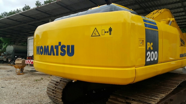 รถขุดไฮดรอลิค รุ่นยอดนิยม Komatsu PC200-7 S/N:79916 10,xxx ชั่วโมง เอกสารเล่มทะเบียน รถขุดไฮดรอลิค รุ่นยอดนิยม Komatsu PC200-7 S/N:79916 10,xxx ชั่วโมง เอกสารเล่มทะเบียน