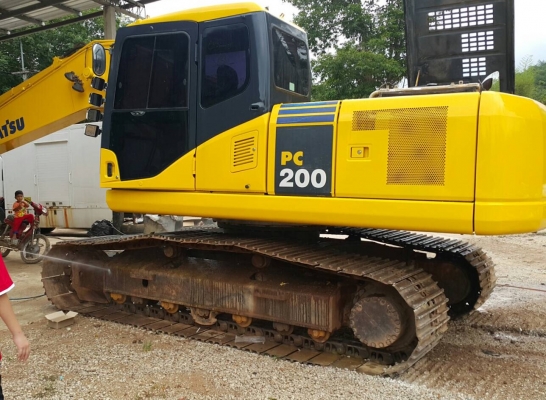 รถขุดไฮดรอลิค รุ่นยอดนิยม Komatsu PC200-7 S/N:79916 10,xxx ชั่วโมง เอกสารเล่มทะเบียน