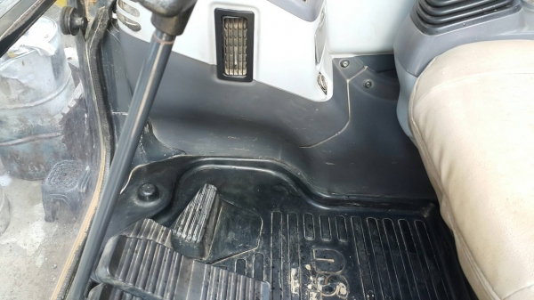 รถขุดไฮดรอลิค รุ่นยอดนิยม Komatsu PC200-7 S/N:79916 10,xxx ชั่วโมง เอกสารเล่มทะเบียน รถขุดไฮดรอลิค รุ่นยอดนิยม Komatsu PC200-7 S/N:79916 10,xxx ชั่วโมง เอกสารเล่มทะเบียน