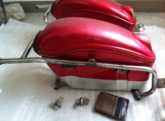 กล่องติดข้างรถมอเตอร์ไซค์ เก็บของ Side Cases