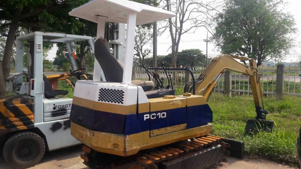 สินค้าเก่านอก ขายถูกด่วนๆ รถขุดเล็กKOMATSU PC-10 /คอนโทรลลูกหมาก/ปั๊มเฟือง3ตอน/ทดสอบและปฏิบัติงานได้