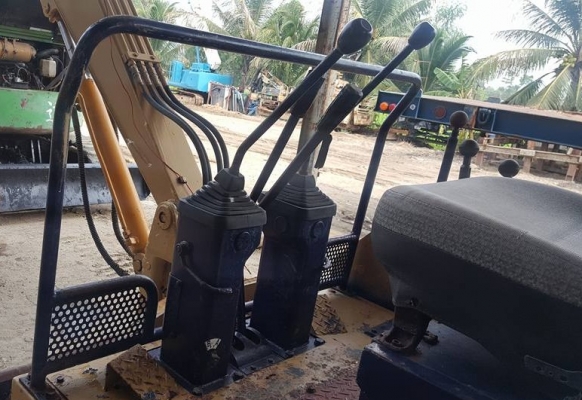 สินค้าเก่านอก ขายถูกด่วนๆ รถขุดเล็กKOMATSU PC-10 /คอนโทรลลูกหมาก/ปั๊มเฟือง3ตอน/ทดสอบและปฏิบัติงานได้