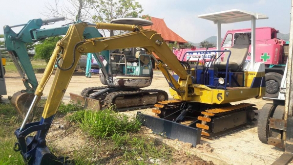 สินค้าเก่านอก ขายถูกด่วนๆ รถขุดเล็กKOMATSU PC-10 /คอนโทรลลูกหมาก/ปั๊มเฟือง3ตอน/ทดสอบและปฏิบัติงานได้
