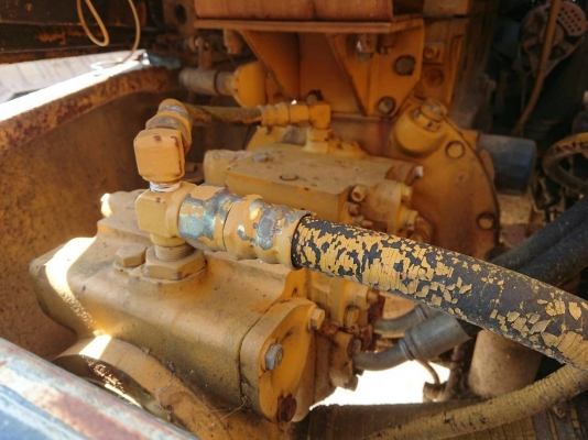 มาใหม่จ้า KOMATSU PC60-5 เก่านอกแท้ มีลายแย๊ก  เครื่องปั๊มดี  ไฟฟ้าครบ  พร้อมใช้  ดทร 089-7462641  สุวรรณี