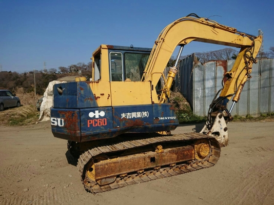 มาใหม่จ้า KOMATSU PC60-5 เก่านอกแท้ มีลายแย๊ก  เครื่องปั๊มดี  ไฟฟ้าครบ  พร้อมใช้  ดทร 089-7462641  สุวรรณี