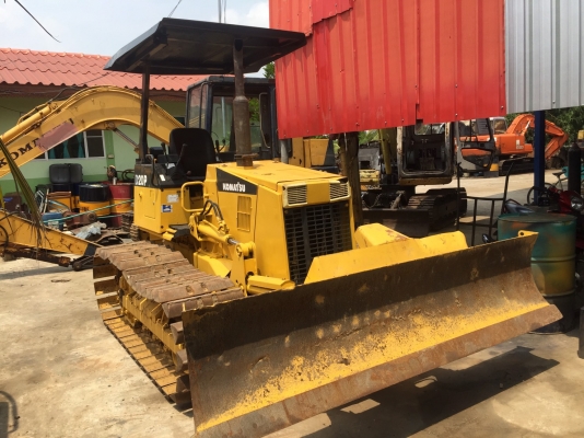 ขายจ้ารถดัน KOMATSU D20P-7  เก่านอกแท้  สภาพสวย เดิมๆๆ  ชั่วโมงน้อย  พร้อมใช้  โทร 089-7462641  สุวรรณี