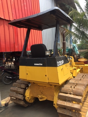 ขายจ้ารถดัน KOMATSU D20P-7  เก่านอกแท้  สภาพสวย เดิมๆๆ  ชั่วโมงน้อย  พร้อมใช้  โทร 089-7462641  สุวรรณี