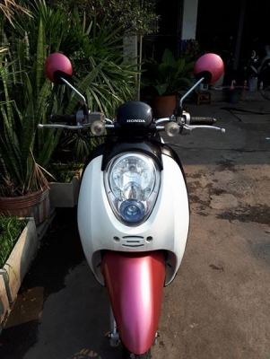 Honda Scoopy i ปี 2554 สีชมพูขาว ลายแอคทีฟบอย รถสวยๆ Honda Scoopy i ปี 2554 สีชมพูขาว ลายแอคทีฟบอย รถสวยๆ