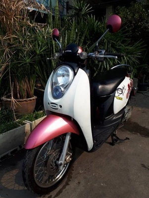 Honda Scoopy i ปี 2554 สีชมพูขาว ลายแอคทีฟบอย รถสวยๆ