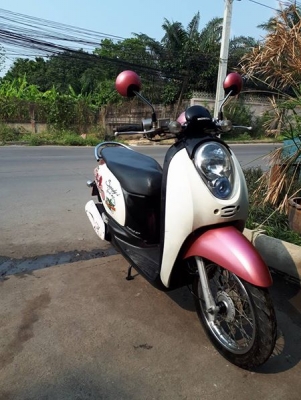 Honda Scoopy i ปี 2554 สีชมพูขาว ลายแอคทีฟบอย รถสวยๆ