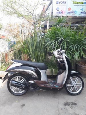 Scoopy i สีดำเทา (ล้อแม็กซ์) รุ่น Prestige guy รถสวยคลาสสิค สวยคุ้มค่าประหยัดน้ำมัน