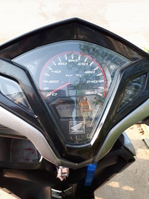 Honda Click 125 i (ล้อแม็กซ์ V.I.P) รุ่น tune up สีขาวเทา รถสวย ขับดีมาก หัวฉีดรุ่นใหม่ Honda Click 125 i (ล้อแม็กซ์ V.I.P) รุ่น tune up สีขาวเทา รถสวย ขับดีมาก หัวฉีดรุ่นใหม่