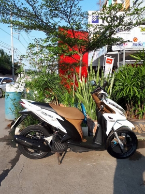Honda Click 125 i ปี 2557 สีขาวดำ รุ่น idling stop (ล้อแม็กซ์แท้) ตัวท๊อปสุด รถสวยวิ๊ง Honda Click 125 i ปี 2557 สีขาวดำ รุ่น idling stop (ล้อแม็กซ์แท้) ตัวท๊อปสุด รถสวยวิ๊ง