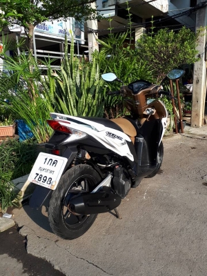 Honda Click 125 i ปี 2557 สีขาวดำ รุ่น idling stop (ล้อแม็กซ์แท้) ตัวท๊อปสุด รถสวยวิ๊ง Honda Click 125 i ปี 2557 สีขาวดำ รุ่น idling stop (ล้อแม็กซ์แท้) ตัวท๊อปสุด รถสวยวิ๊ง