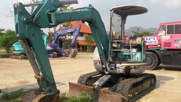 FROM JAPANรถขุดKOBELCO SK30UR-2 /เครื่องยนต์YANMAR 3TNE84 -3สูบ(เครื่องดำ)/คอนโทรลน้ำมัน/ปั๊มนิ้ว/ ร