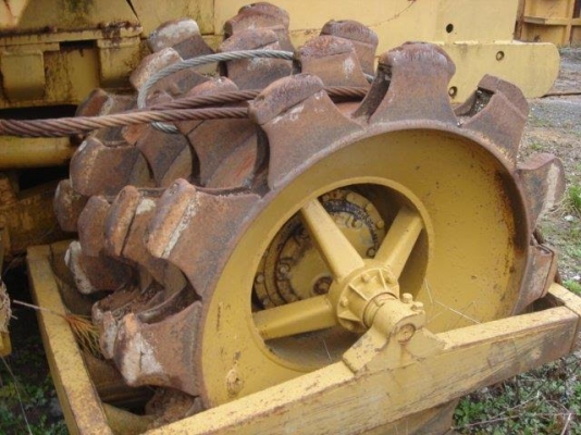 CATERPILLAR รุ่น 815