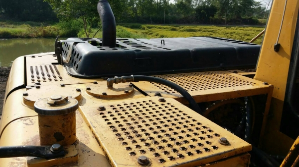 ขาย 890,000 CAT 312 V2 เล่มทะเบียน สภาพเก่านอกสวยมาก ไฟฟ้าครบ เครื่องดี ปั้มดี เอวแน่น ช่วงล่างเต็ม รถสวยพร้อมใช้งาน รถอยู่ สุพรรณบุรี 090-772-3710 090-772-3708