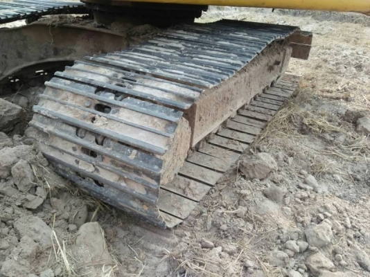 ขาย 795,000 KOMATSU pc 200-6 JAPAN S/N 97437 สูง เครื่อง KOMATSU ช่วงล่างเต็ม ไฟฟ้าครบ   ทุกรบบพร้อมใช้งาน โซ่เต็ม บู๊ชสลักทุกจุดแน่นทุกจุด เอกสารเล่มทะเบียน รถอยู่ บุรีรัมย์ 090-772-3710 090-772-3708