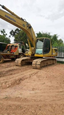 ขาย 795,000 KOMATSU pc 200-6 JAPAN S/N 97437 สูง เครื่อง KOMATSU ช่วงล่างเต็ม ไฟฟ้าครบ   ทุกรบบพร้อมใช้งาน โซ่เต็ม บู๊ชสลักทุกจุดแน่นทุกจุด เอกสารเล่มทะเบียน รถอยู่ บุรีรัมย์ 090-772-3710 090-772-3708