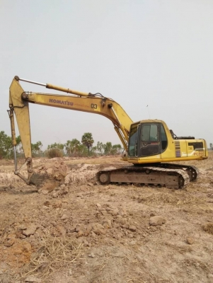 ขาย 795,000 KOMATSU pc 200-6 JAPAN S/N 97437 สูง เครื่อง KOMATSU ช่วงล่างเต็ม ไฟฟ้าครบ   ทุกรบบพร้อมใช้งาน โซ่เต็ม บู๊ชสลักทุกจุดแน่นทุกจุด เอกสารเล่มทะเบียน รถอยู่ บุรีรัมย์ 090-772-3710 090-772-3708