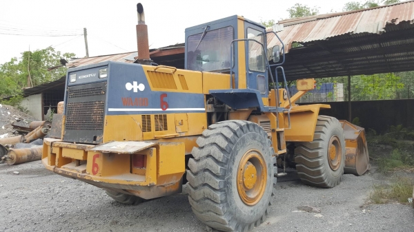 ขาย รถตัก KOMATSU WA400-1 สภาพดีพร้อมใช้งาน เครื่องดี เกียร์ดี ระบบไฮดรอริคใช้งานได้ดี ยางเต็ม เอกสารใบซื้อขาย