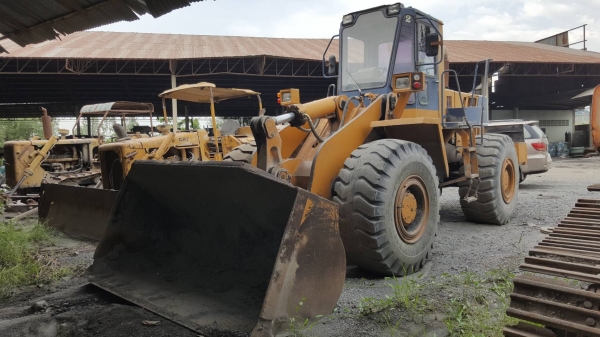 ขาย รถตัก KOMATSU WA400-1 สภาพดีพร้อมใช้งาน เครื่องดี เกียร์ดี ระบบไฮดรอริคใช้งานได้ดี ยางเต็ม เอกสารใบซื้อขาย