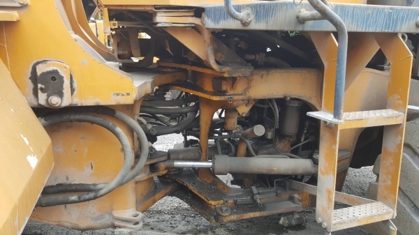 ขาย รถตัก KOMATSU WA400-1 สภาพดีพร้อมใช้งาน เครื่องดี เกียร์ดี ระบบไฮดรอริคใช้งานได้ดี ยางเต็ม เอกสารใบซื้อขาย