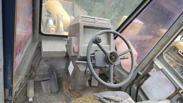 ขาย รถตัก KOMATSU WA400-1 สภาพดีพร้อมใช้งาน เครื่องดี เกียร์ดี ระบบไฮดรอริคใช้งานได้ดี ยางเต็ม เอกสารใบซื้อขาย
