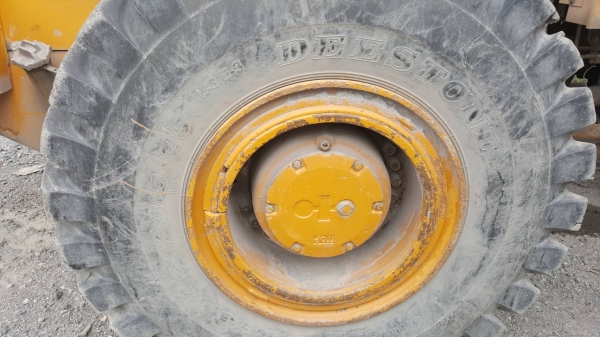 ขาย รถตัก KOMATSU WA400-1 สภาพดีพร้อมใช้งาน เครื่องดี เกียร์ดี ระบบไฮดรอริคใช้งานได้ดี ยางเต็ม เอกสารใบซื้อขาย