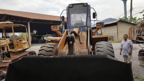 ขาย รถตัก KOMATSU WA400-1 สภาพดีพร้อมใช้งาน เครื่องดี เกียร์ดี ระบบไฮดรอริคใช้งานได้ดี ยางเต็ม เอกสารใบซื้อขาย