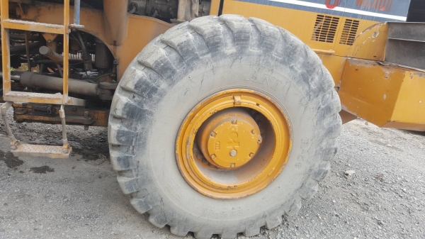 ขาย รถตัก KOMATSU WA400-1 สภาพดีพร้อมใช้งาน เครื่องดี เกียร์ดี ระบบไฮดรอริคใช้งานได้ดี ยางเต็ม เอกสารใบซื้อขาย