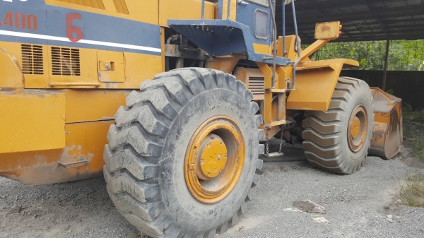 ขาย รถตัก KOMATSU WA400-1 สภาพดีพร้อมใช้งาน เครื่องดี เกียร์ดี ระบบไฮดรอริคใช้งานได้ดี ยางเต็ม เอกสารใบซื้อขาย